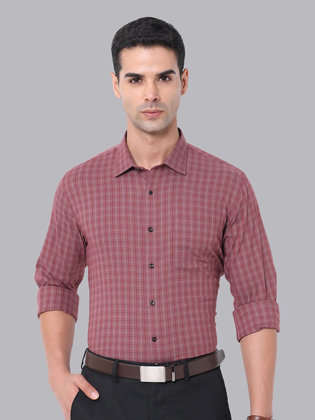 

Van Heusen Move Labs Slim Fit Stretchable Checked Stain Resistant Anti Bacterial Formal Shirt, Pink