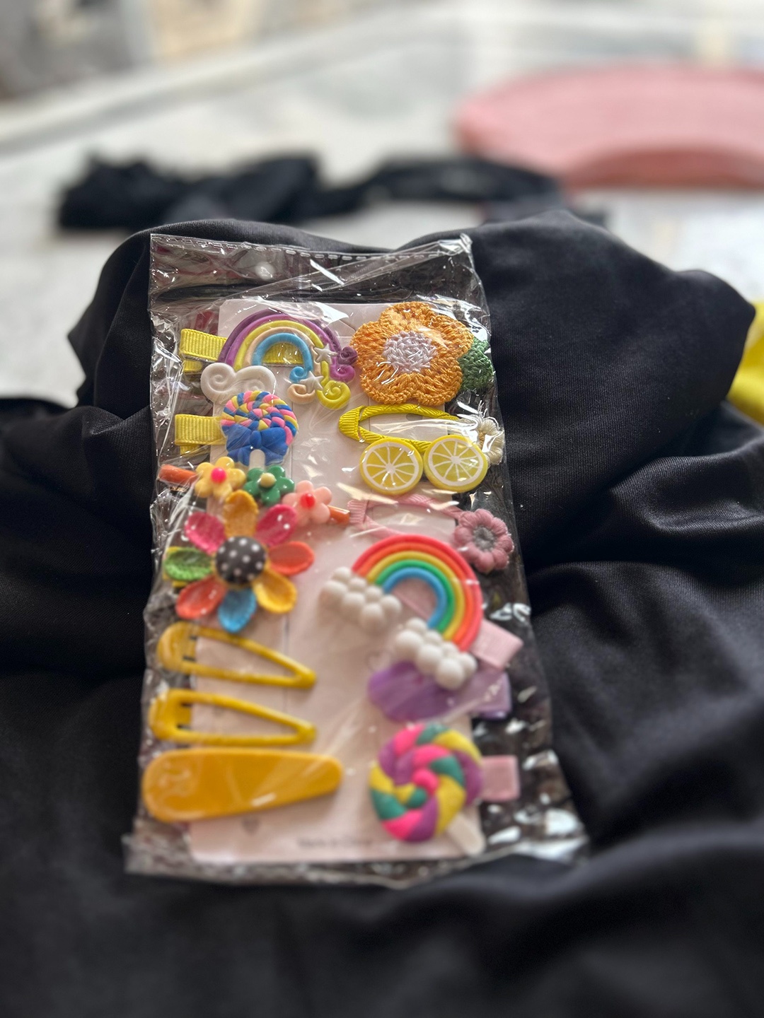 

LYTIX Girls Set Of 14 Alligator Hair Clips, Yellow