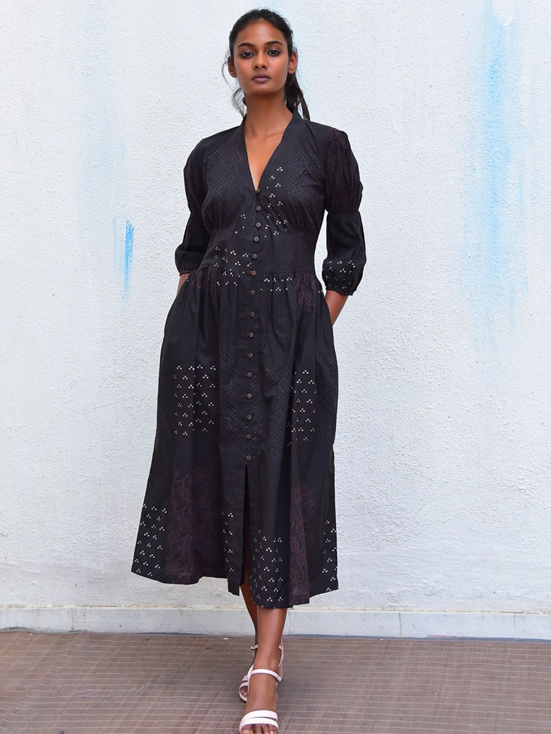 

Chidiyaa V-Neck Fit & Flare Midi Cotton Dress, Black
