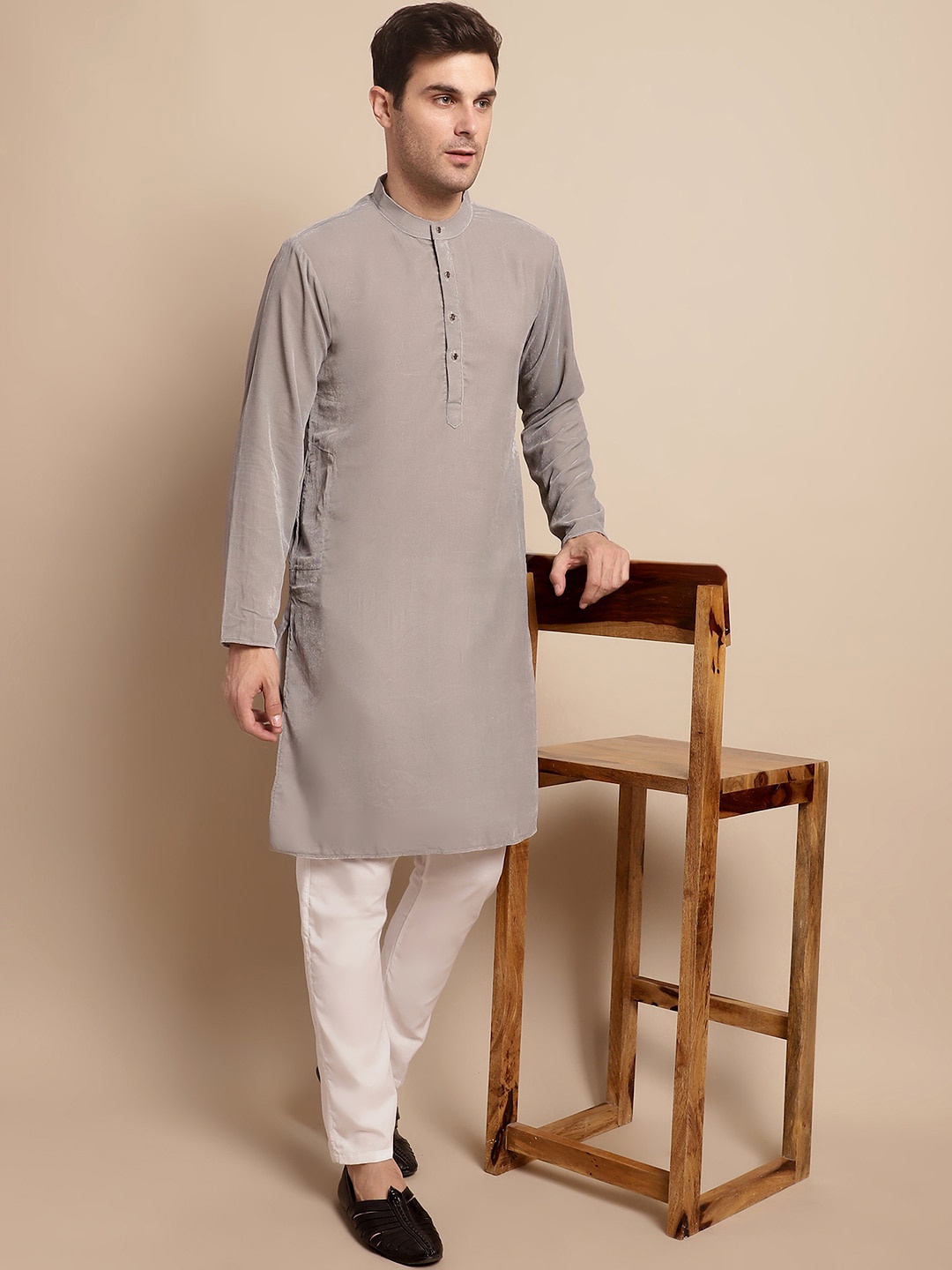 

Anouk Taupe & White Band Collar Velvet Kurta with Pyjamas