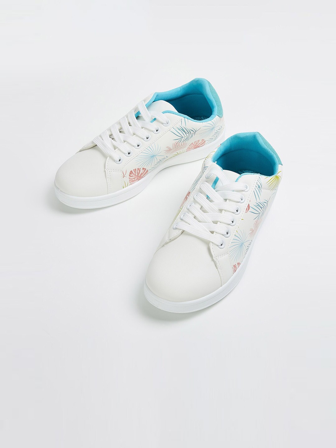 

max Women Printed Sneakers, White