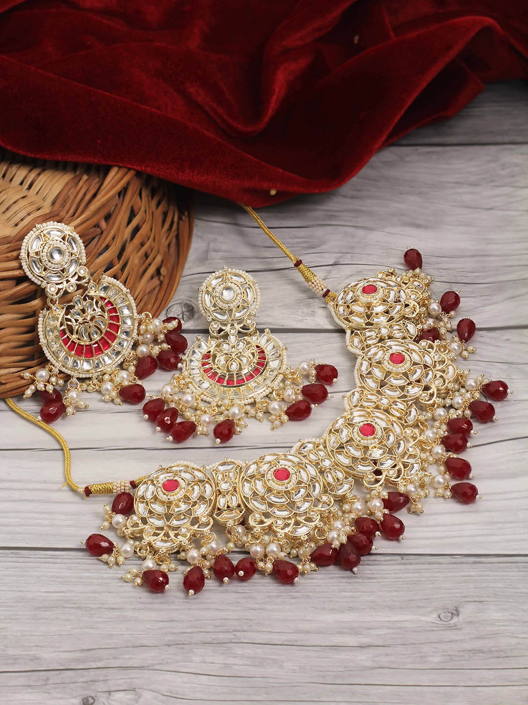 

SAIYONI Gold-Plated Kundan-Studded & Beaded Necklace & Earrings