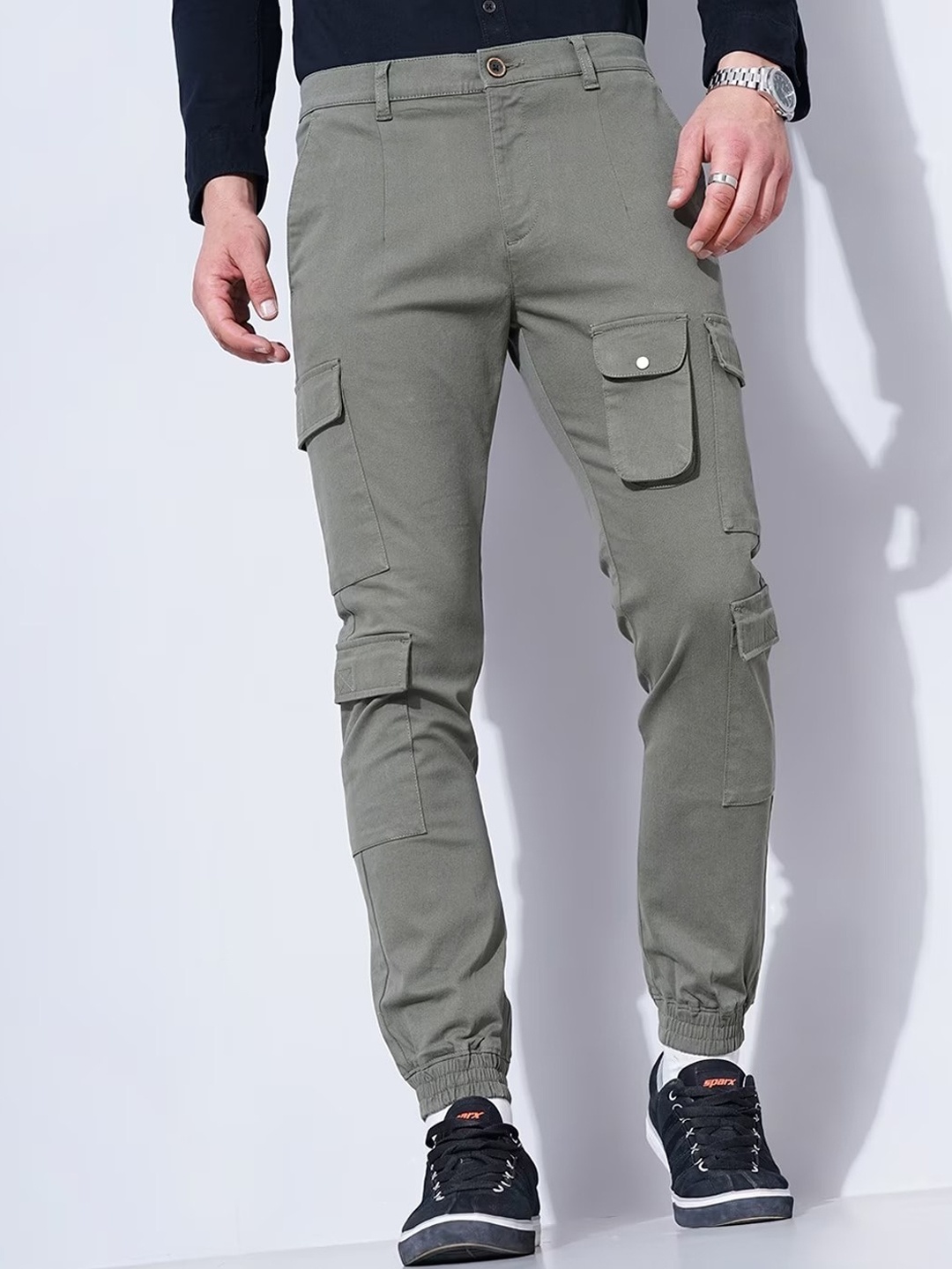 

British Club Men Smart Slim Fit Low-Rise Joggers, Olive