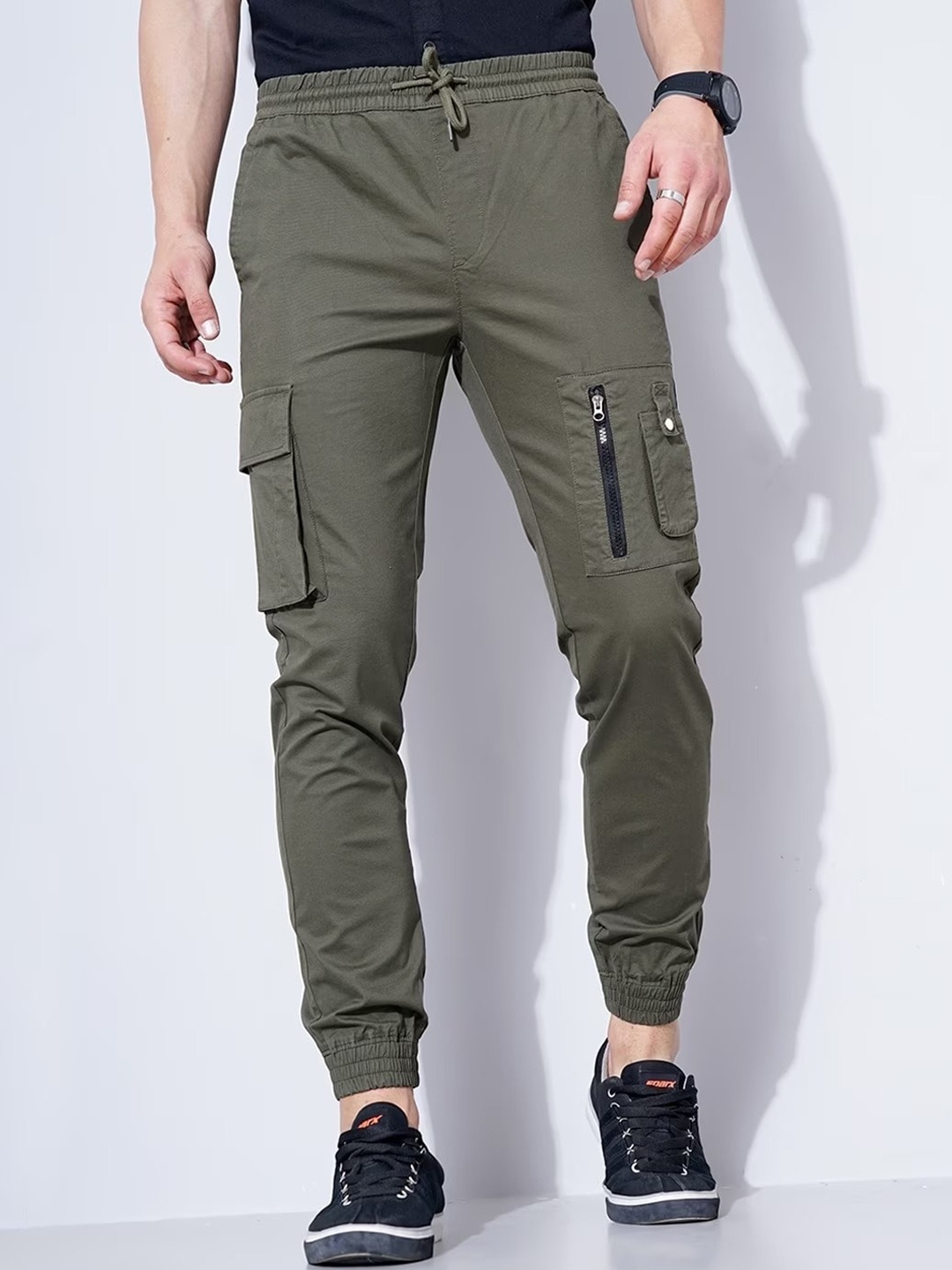 

British Club Men Smart Slim Fit Low-Rise Joggers, Olive
