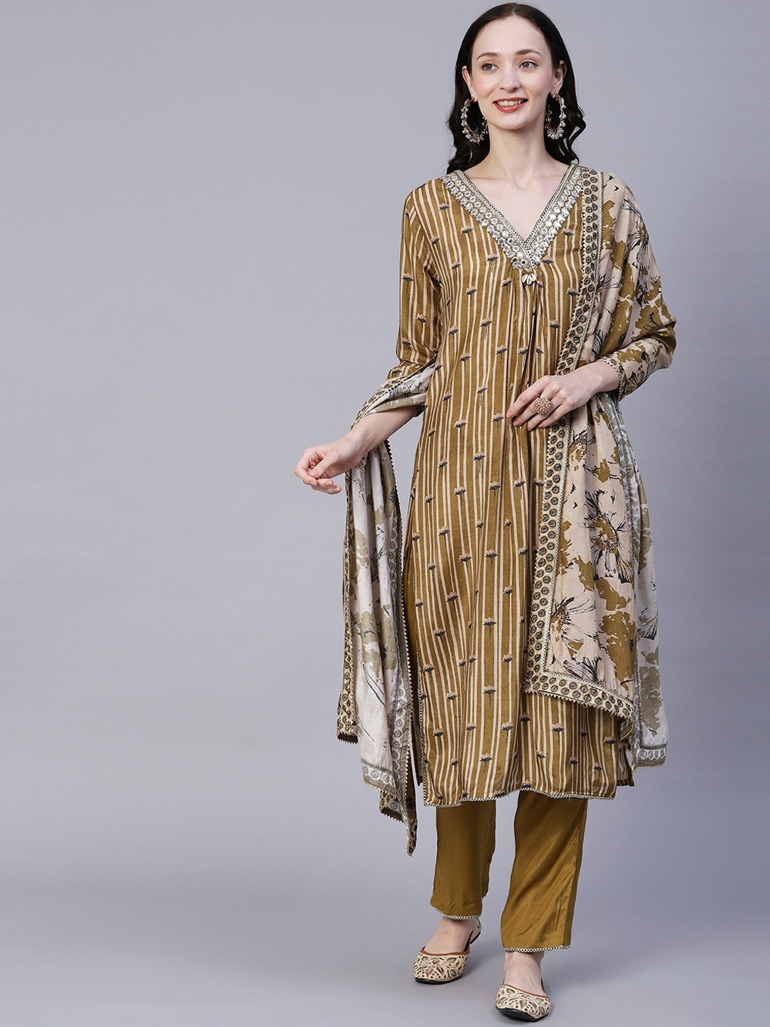 

FASHOR Striped Regular Kurta With Trousers & Dupatta, Olive