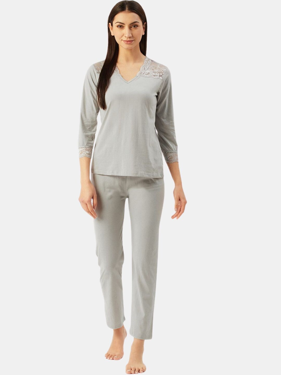 

Klamotten Lace Detail Top With Pyjames Night suit, Grey