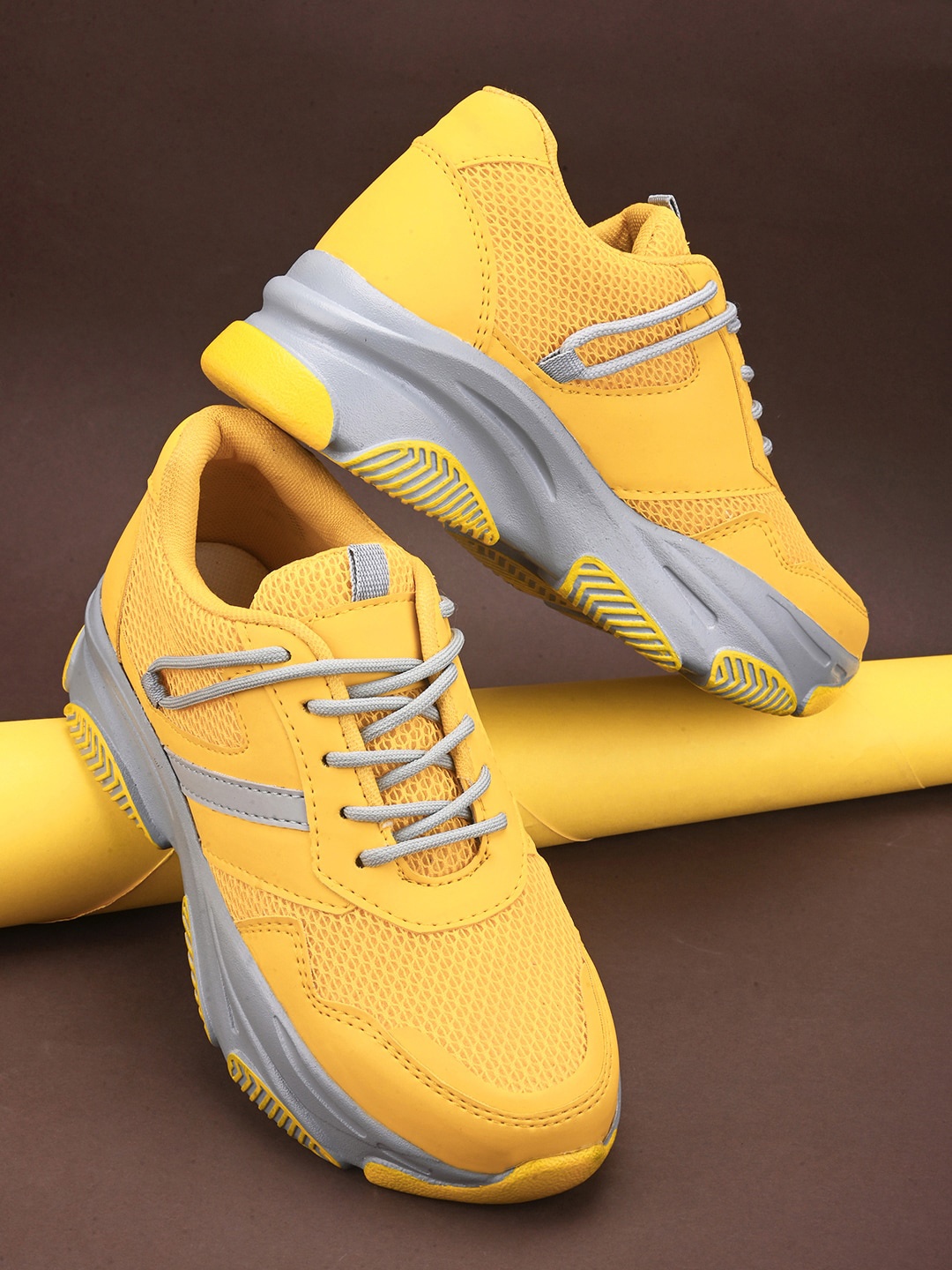 

The Roadster Lifestyle Co. Women Yellow And Grey Woven Design Lightweight Sneakers