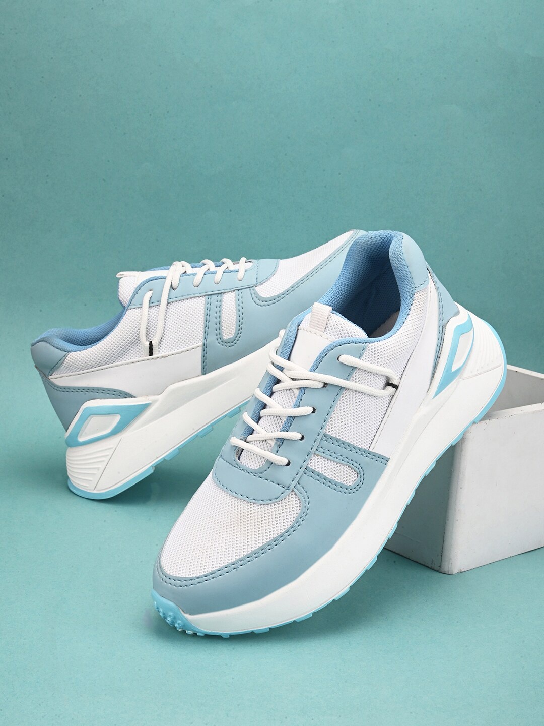 

The Roadster Lifestyle Co. Women White And Blue Colourblocked Lightweight Sneakers