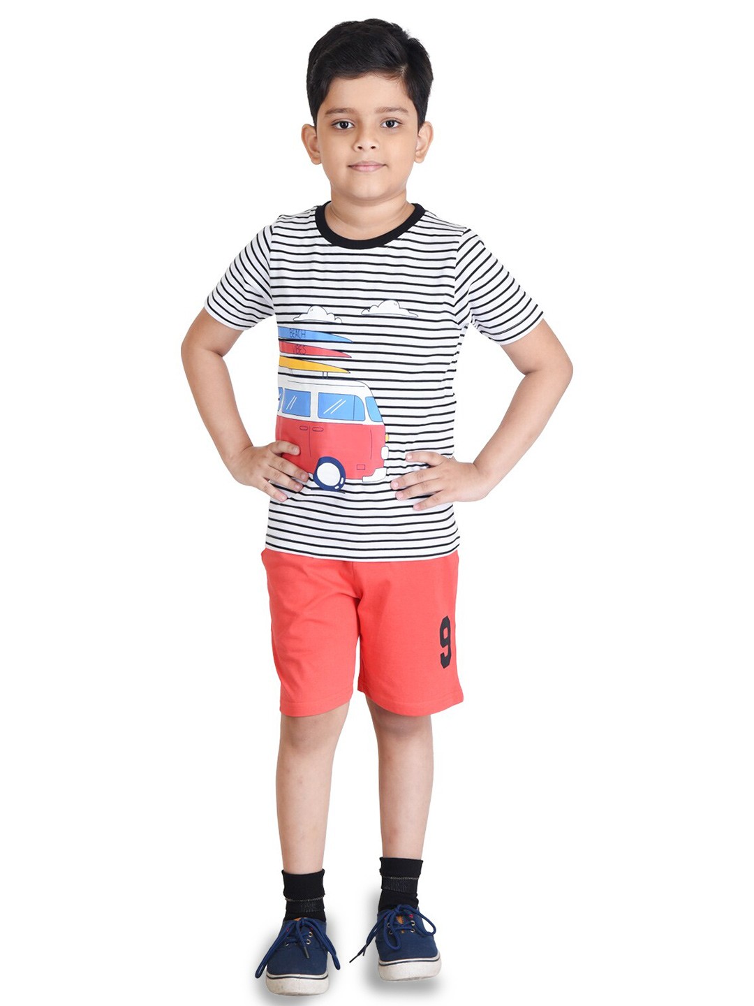 

Clothe Funn Boys Striped T-shirt With Shorts, White