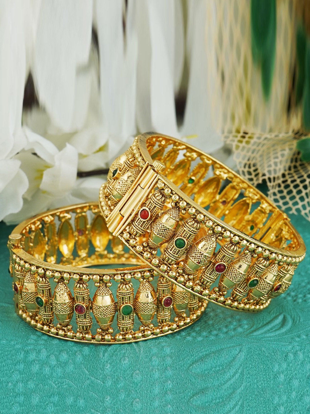 

MANSIYAORANGE Set Of 2 Gold-Plated Stone-Studded Bangles