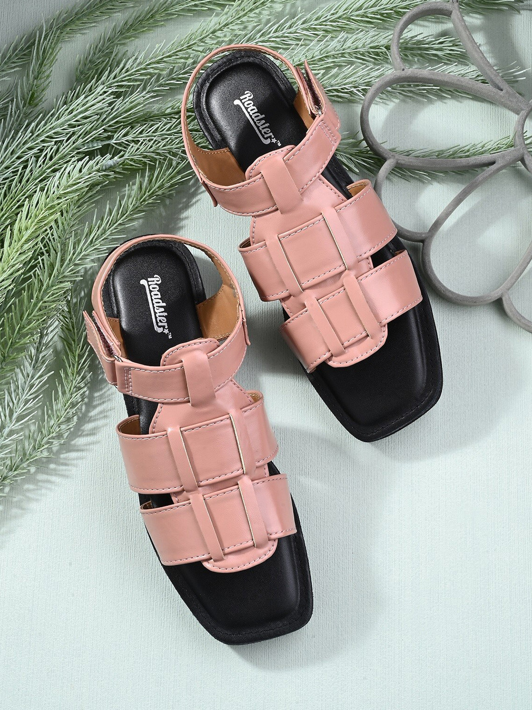 

The Roadster Lifestyle Co. Pink And Black Open Toe Gladiators