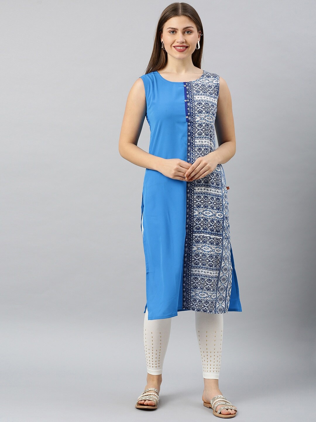 

Span Ethnic Motifs Printed Panelled Kurta, Turquoise blue