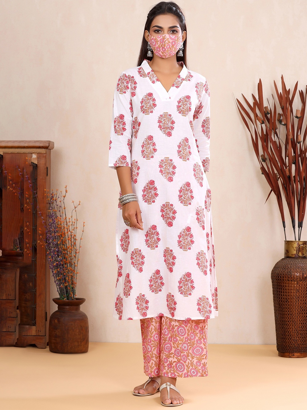 

mirari Ethnic Motifs Printed Regular Pure Cotton Kurta With Palazzos, White