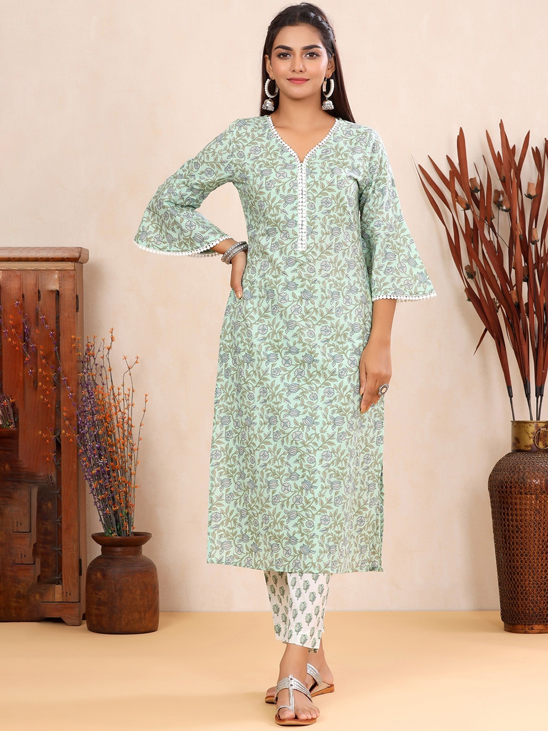 

mirari Floral Printed Pure Cotton Kurta With Palazzos, Green