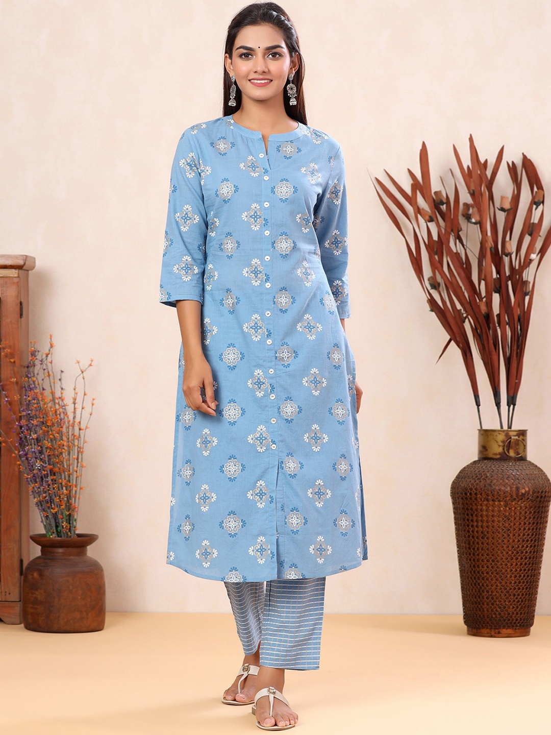

mirari Floral Printed Regular Pure Cotton Kurta with Palazzos, Turquoise blue