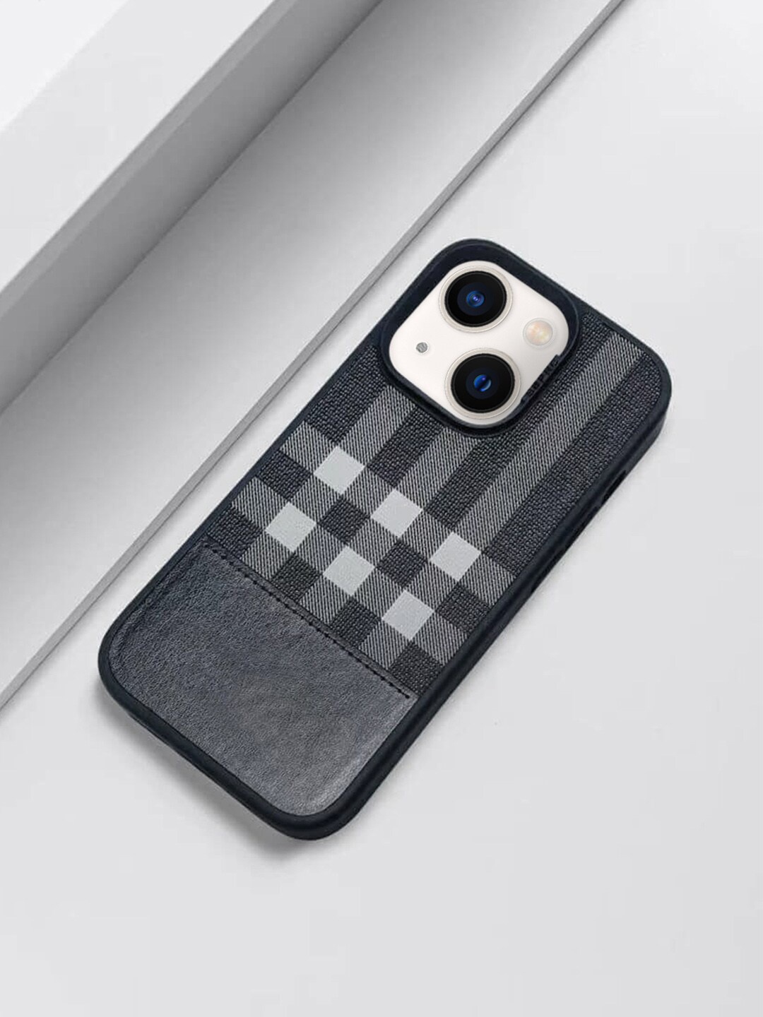 

TREEMODA Checked iPhone 13/14 Back Case, Black