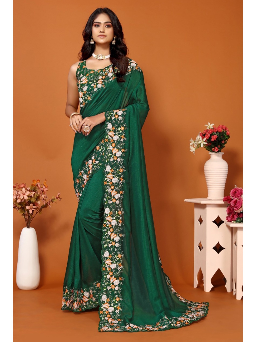 

VEERAX Embroidered Pure Georgette Saree, Green