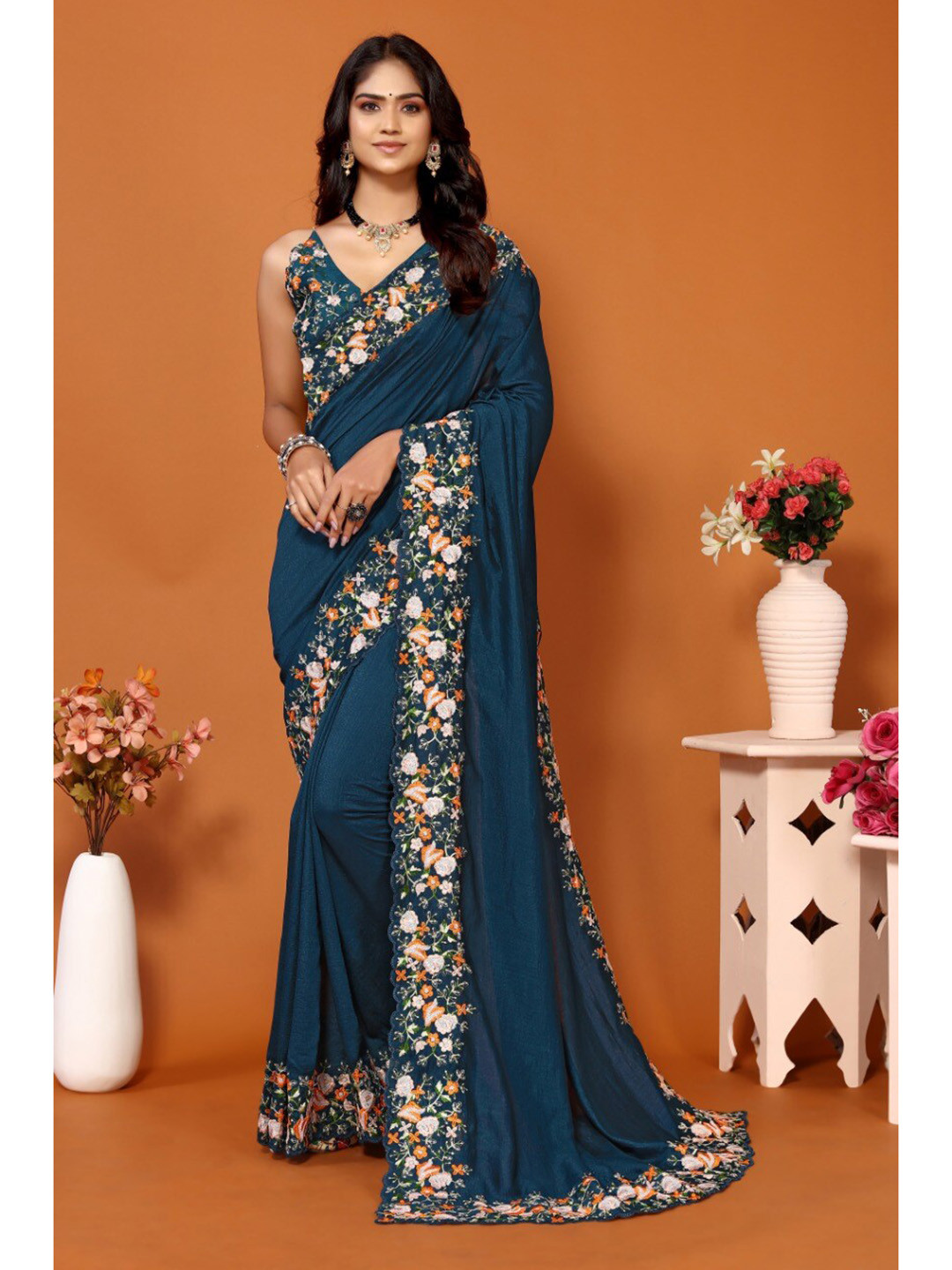 

VEERAX Embroidered Pure Georgette Saree, Turquoise blue