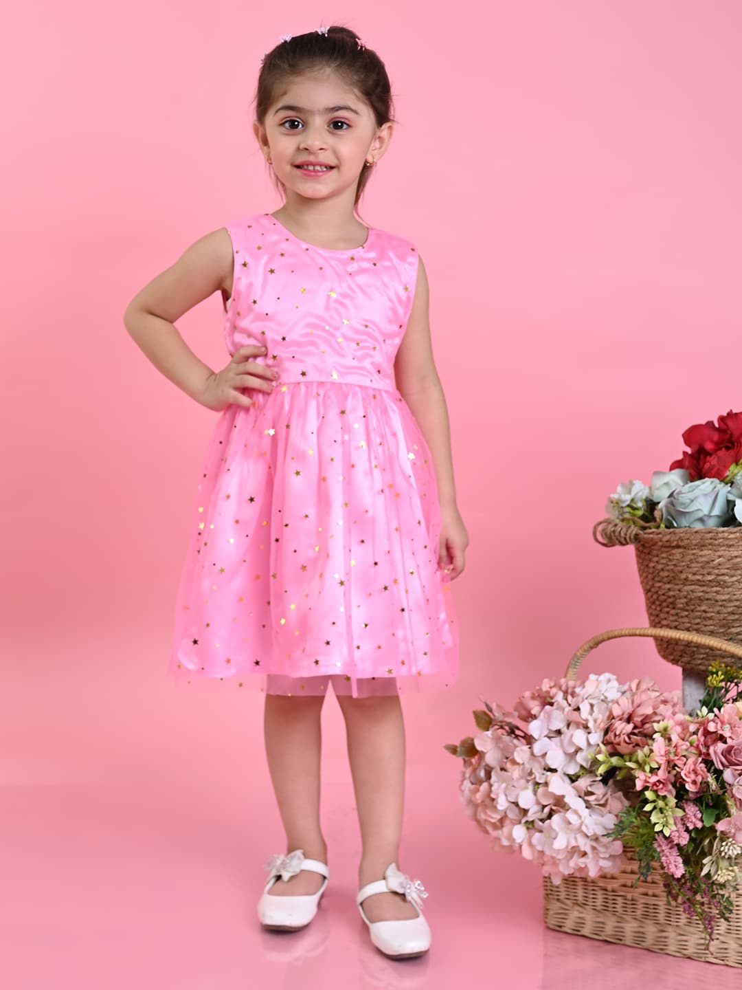 

SAKA DESIGNS Girls Self Design Shimmery Textured Tie-ups A-line Dress, Pink