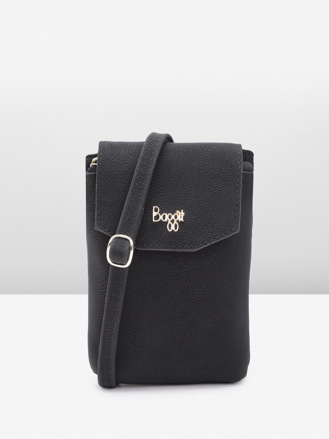 

Baggit Women Solid Sling Bag, Black