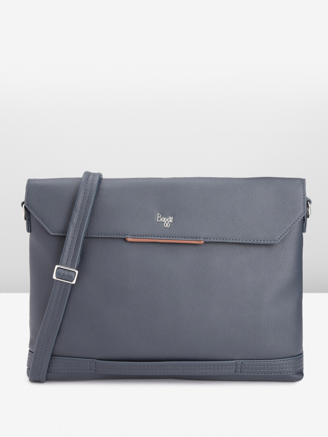 

Baggit Men Solid Laptop Bag, Navy blue
