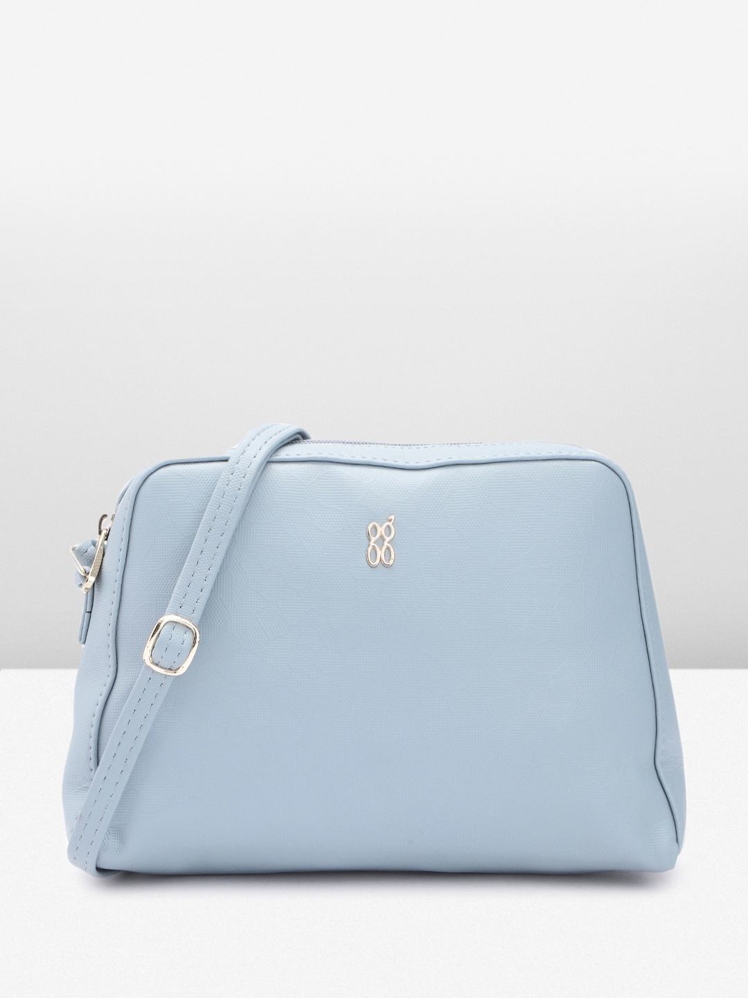 

Baggit Women Solid Sling Bag, Blue