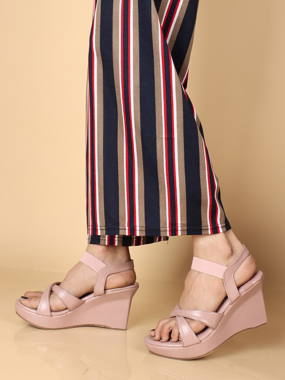 

XE Looks Cross-Strap Wedge Heels, Peach