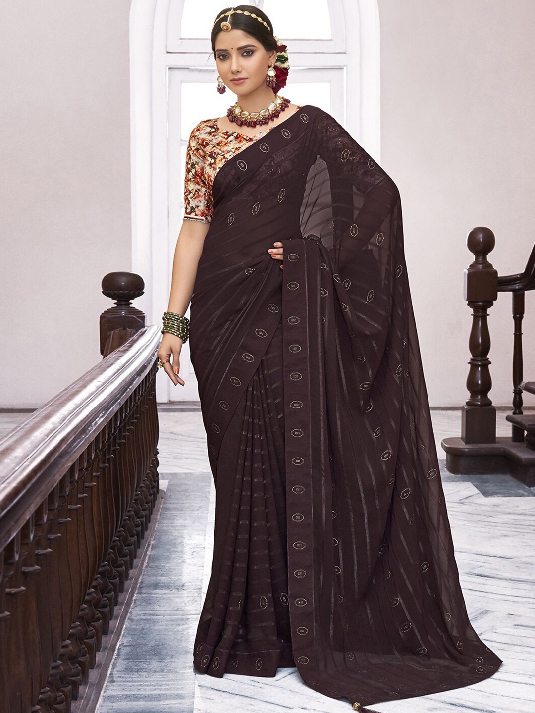 

Satrani Brown & White Embellished Poly Georgette Saree