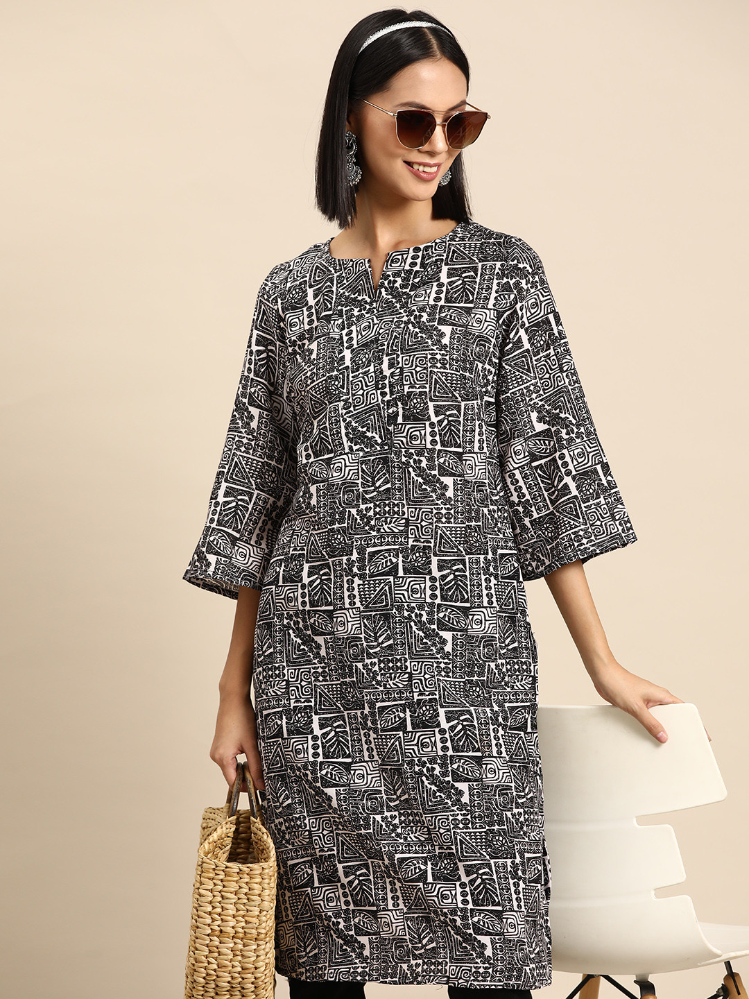 

Sangria Women Ethnic Motifs Printed Flared Sleeves Kurta, White