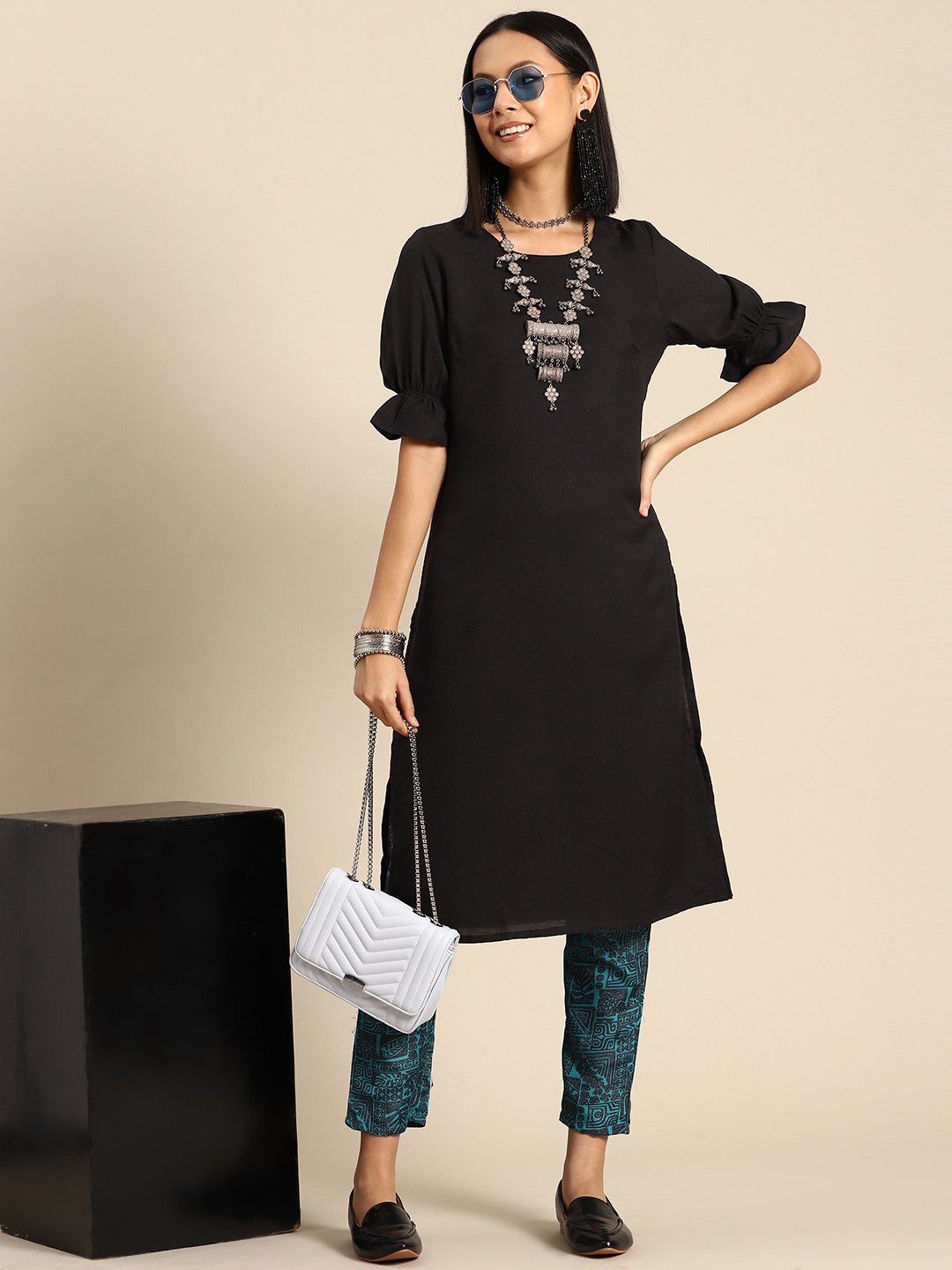 

Sangria Regular Kurta With Printed Trousers, Black