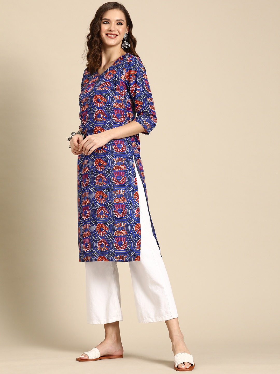 

Sangria Floral Printed Straight Kurta, Blue