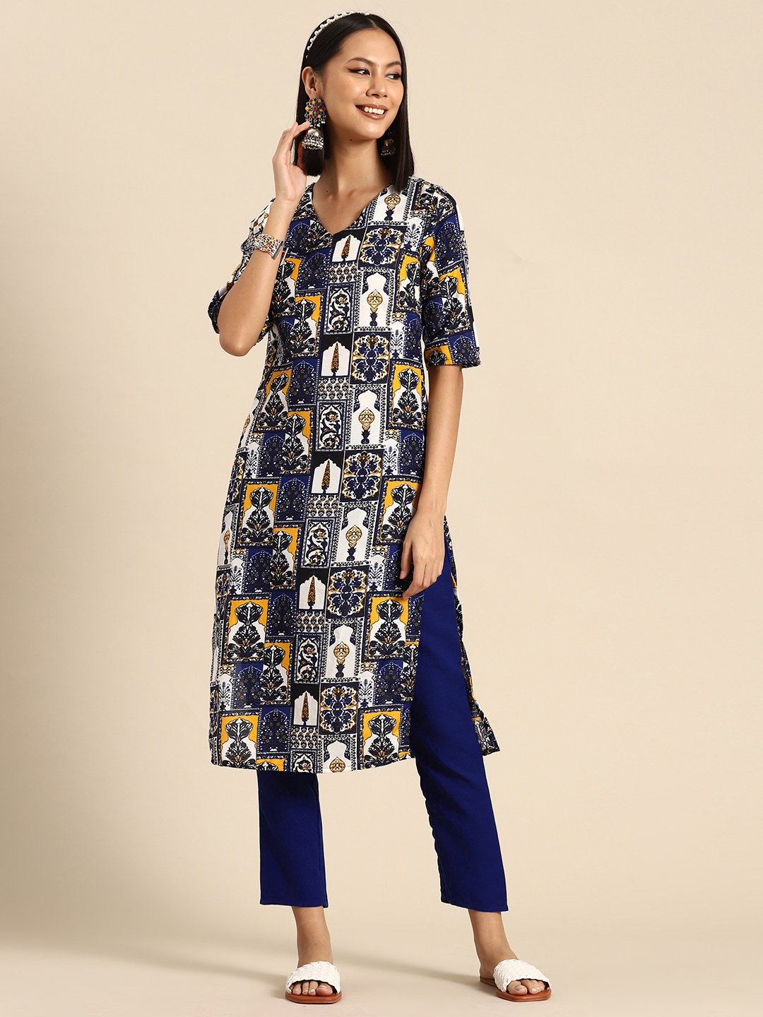 

Sangria Ethnic Motifs Print Kurta with Trousers, Navy blue