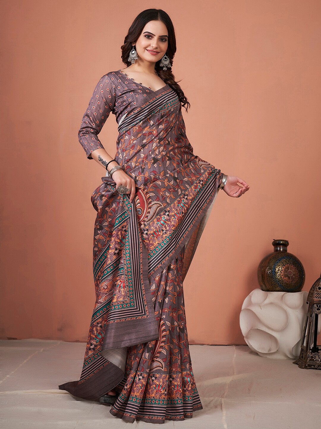 

Mitera Brown & Green Kalamkari Print Pochampally Saree