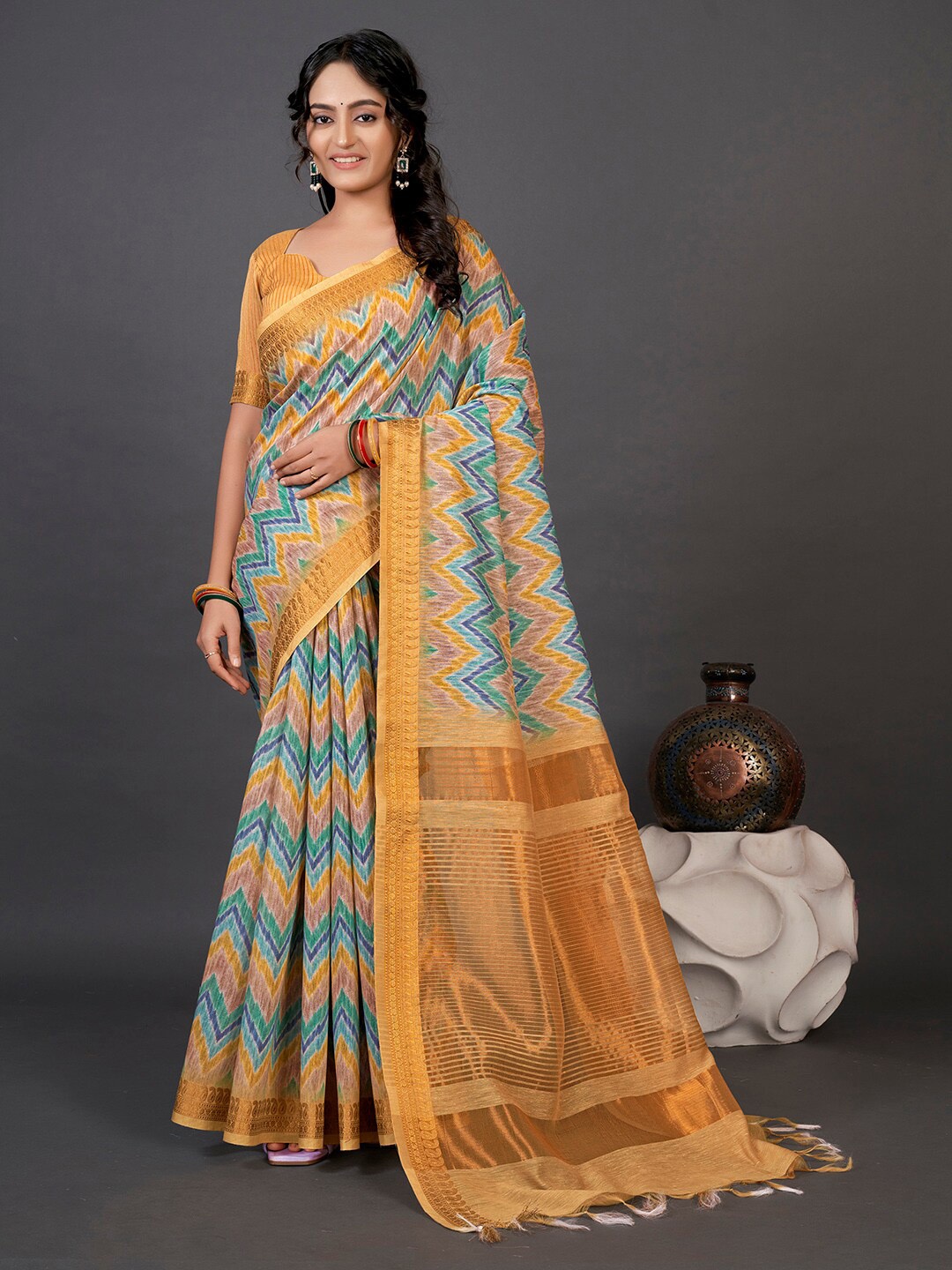 

Mitera Beige & Yellow Geometric Woven Design Zari Silk Cotton Sungudi Saree