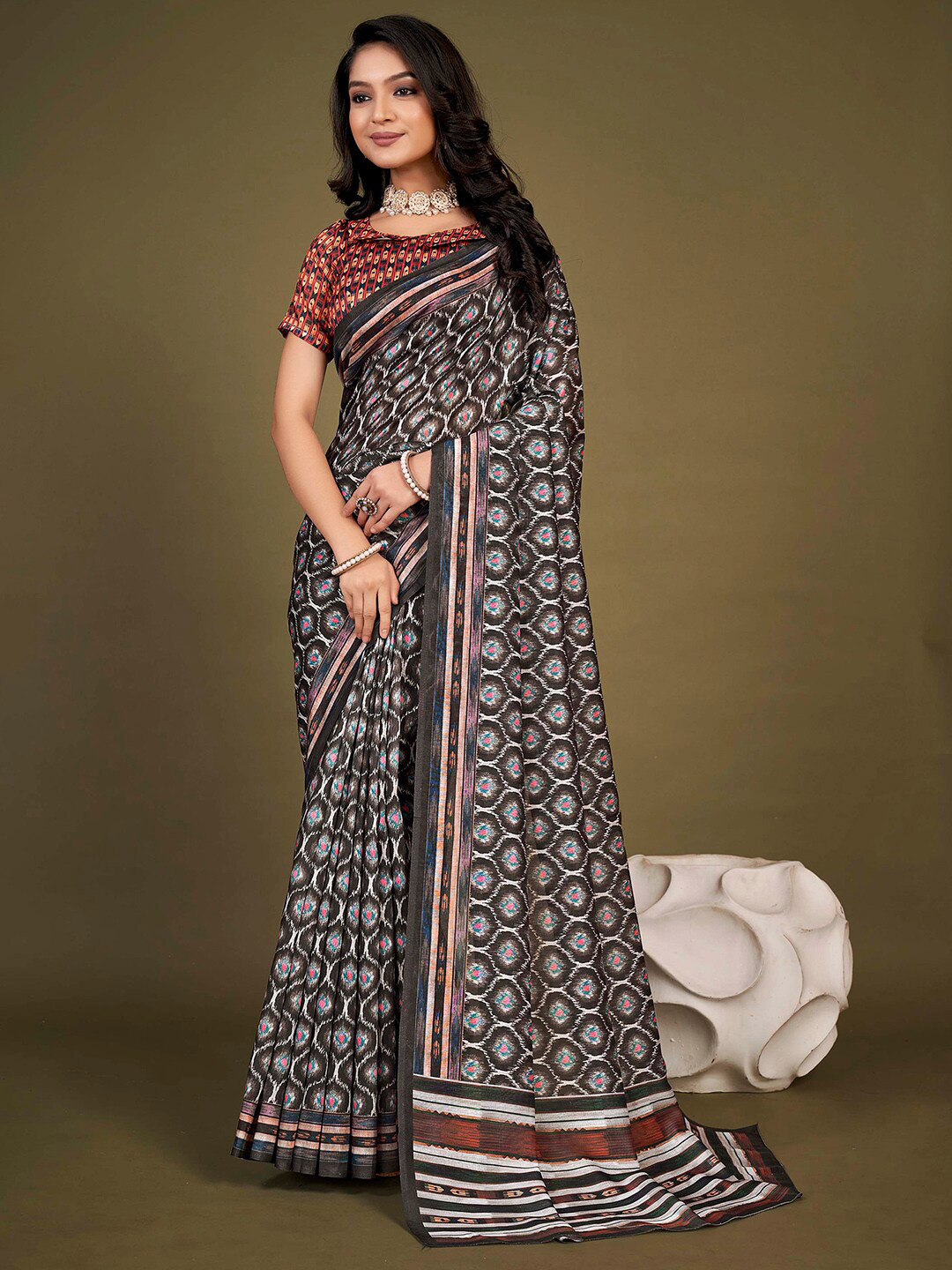 

Mitera Brown & White Ethnic Motifs Printed Pure Silk Bagh Saree