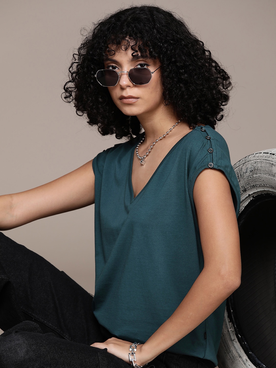 

The Roadster Lifestyle Co. V-Neck Extended Sleeves Pure Cotton T-shirt, Teal