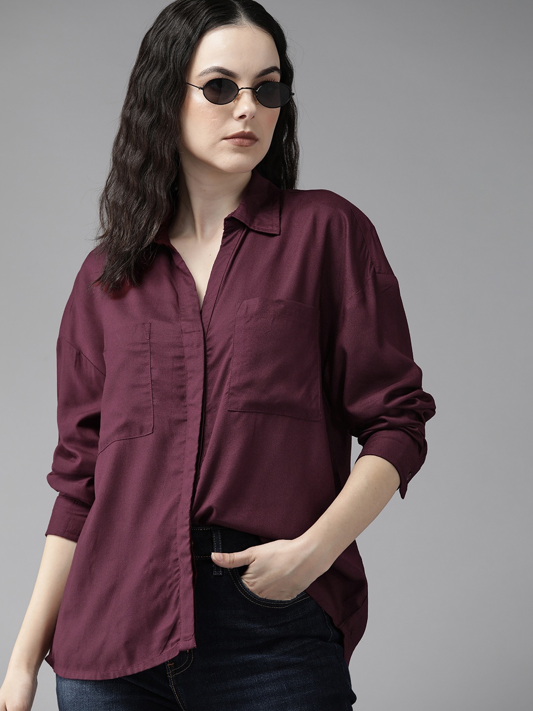 

The Roadster Life Co. Spread Collar Casual Shirt, Burgundy