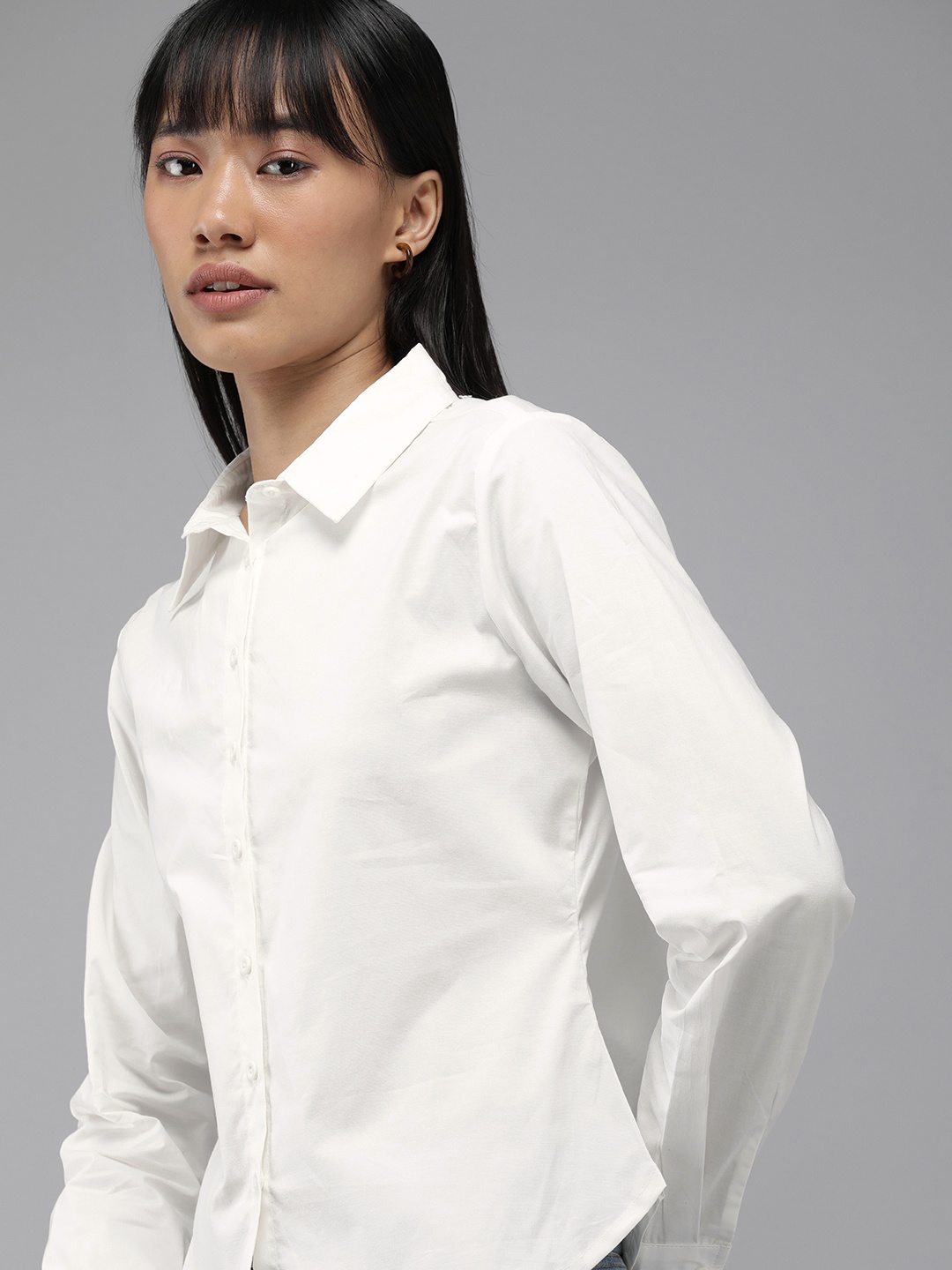 

The Roadster Lifestyle Co. Women Solid Slim Fit Spread Collar Casual Shirt, White