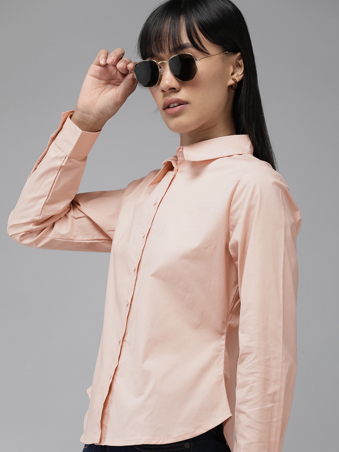 

The Roadster Lifestyle Co. Women Solid Slim Fit Spread Collar Casual Shirt, Peach