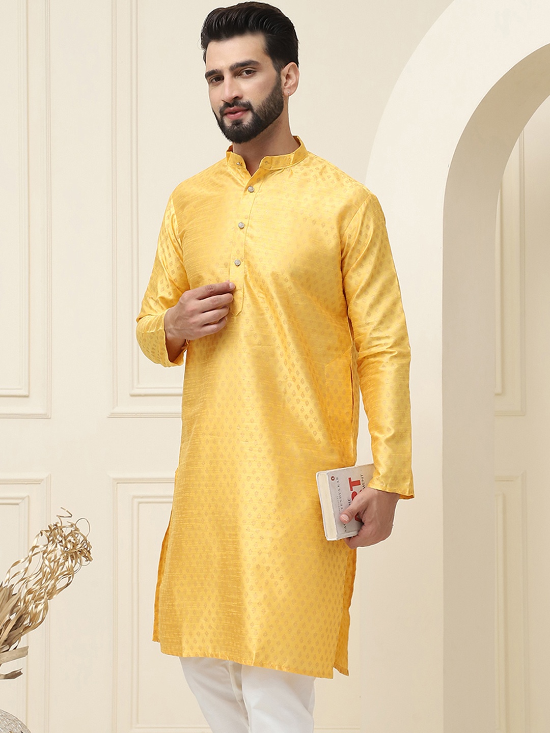 

SOJANYA Ethnic Motifs Printed Mandarin Collar Straight Kurta, Mustard