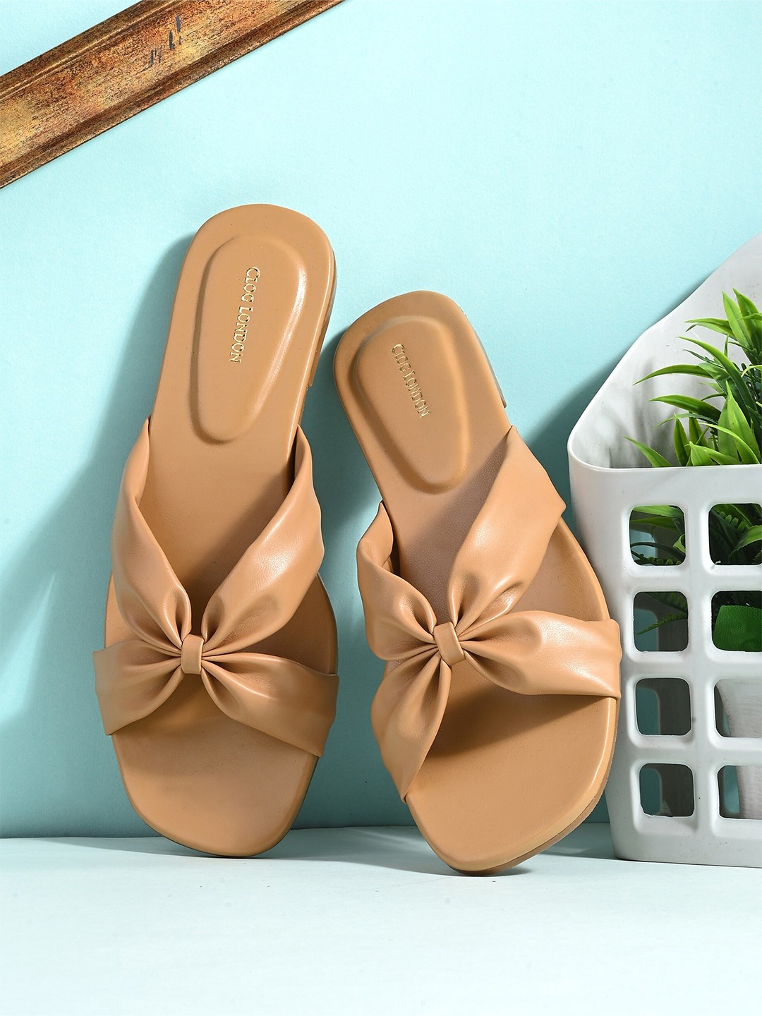 

CLOG LONDON Knotted Strap Open Toe Flats, Beige