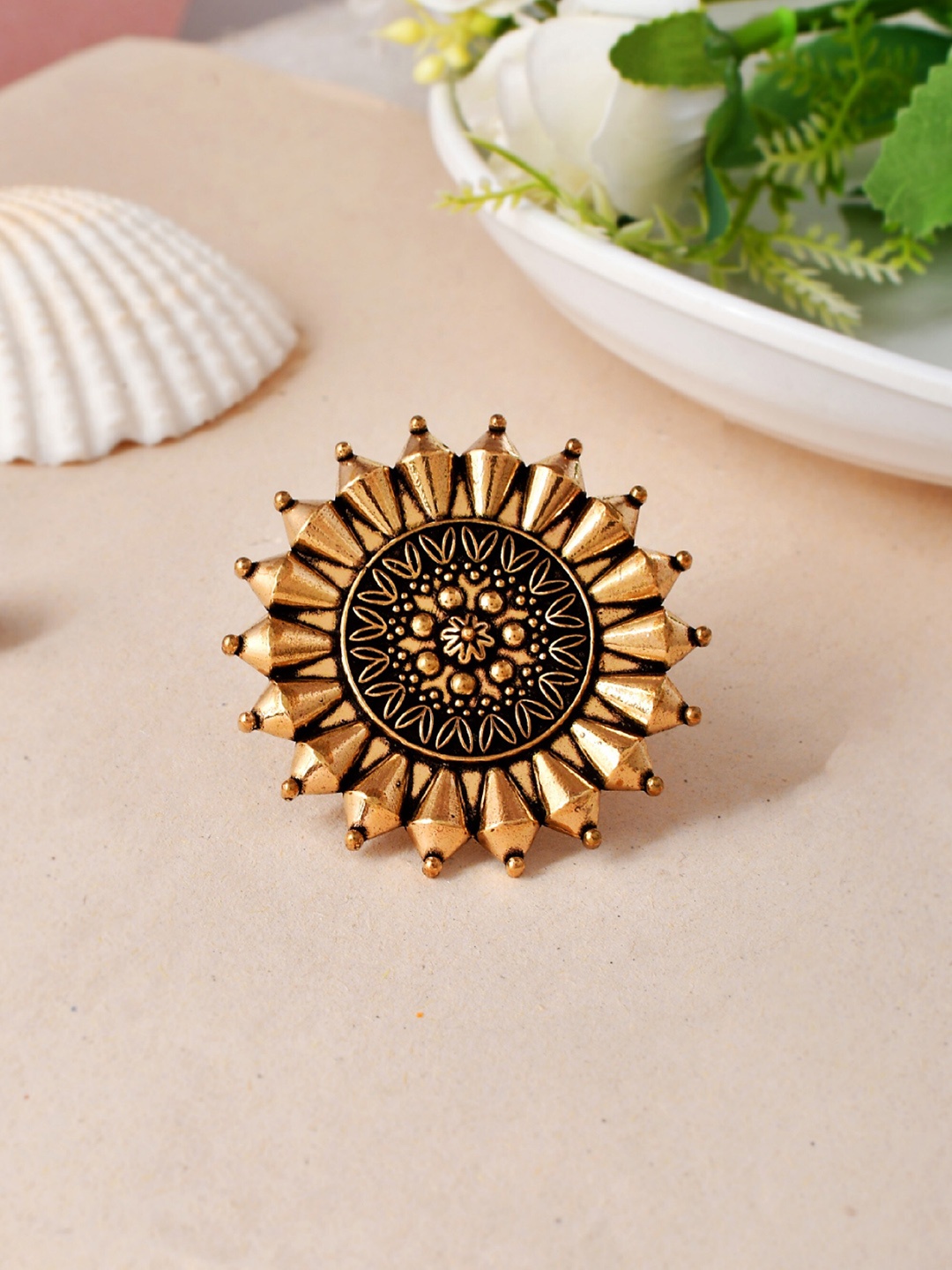 

Ishhaara Brass-Plated FingerRing, Silver