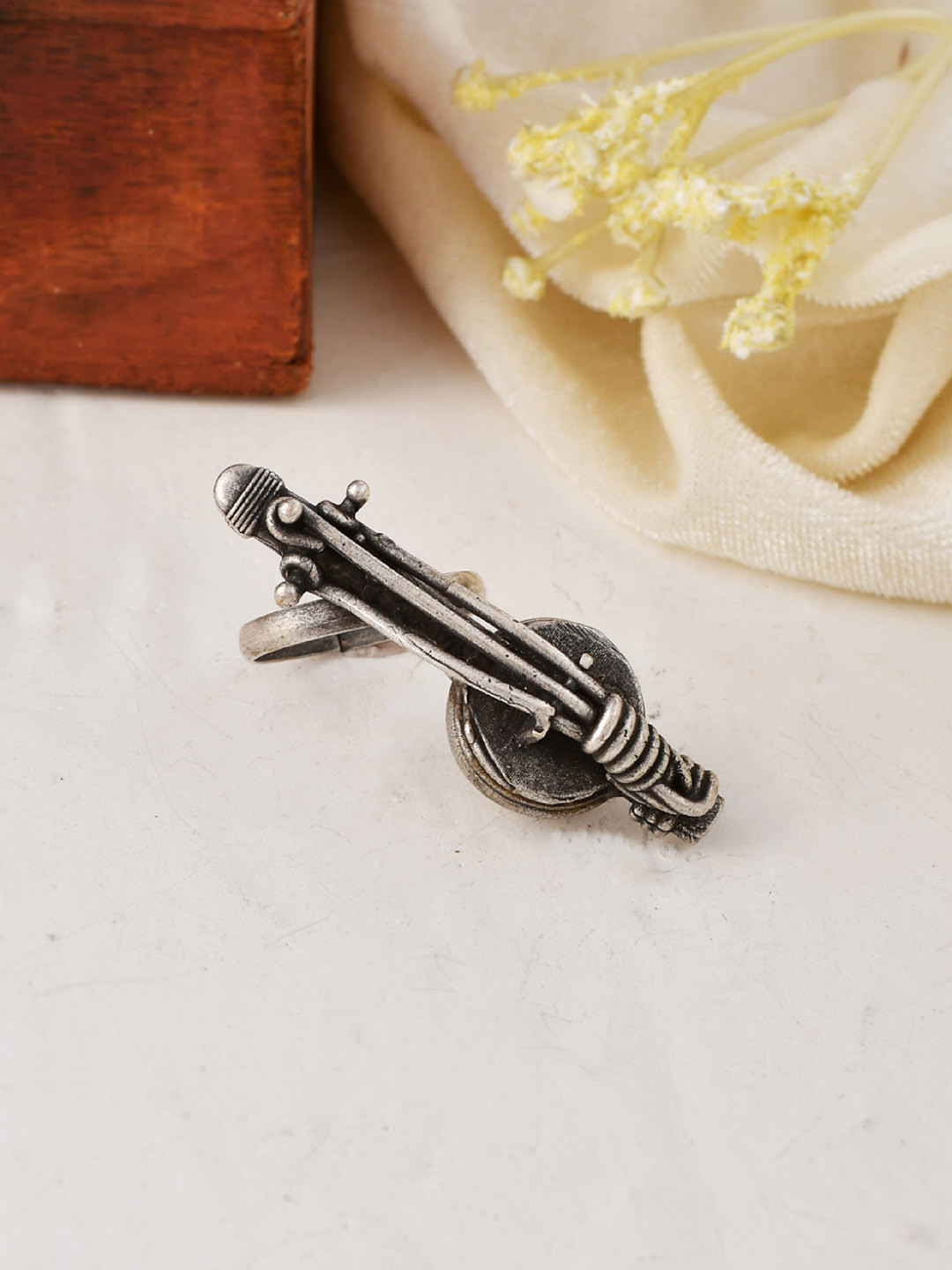 

Ishhaara Brass-Plated Finger Ring, Silver