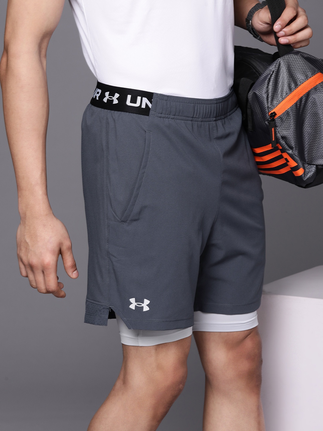 

UNDER ARMOUR Men Brand Logo Printed Detail Slim Fit Vanish Woven 2-In-1 Shorts, Grey