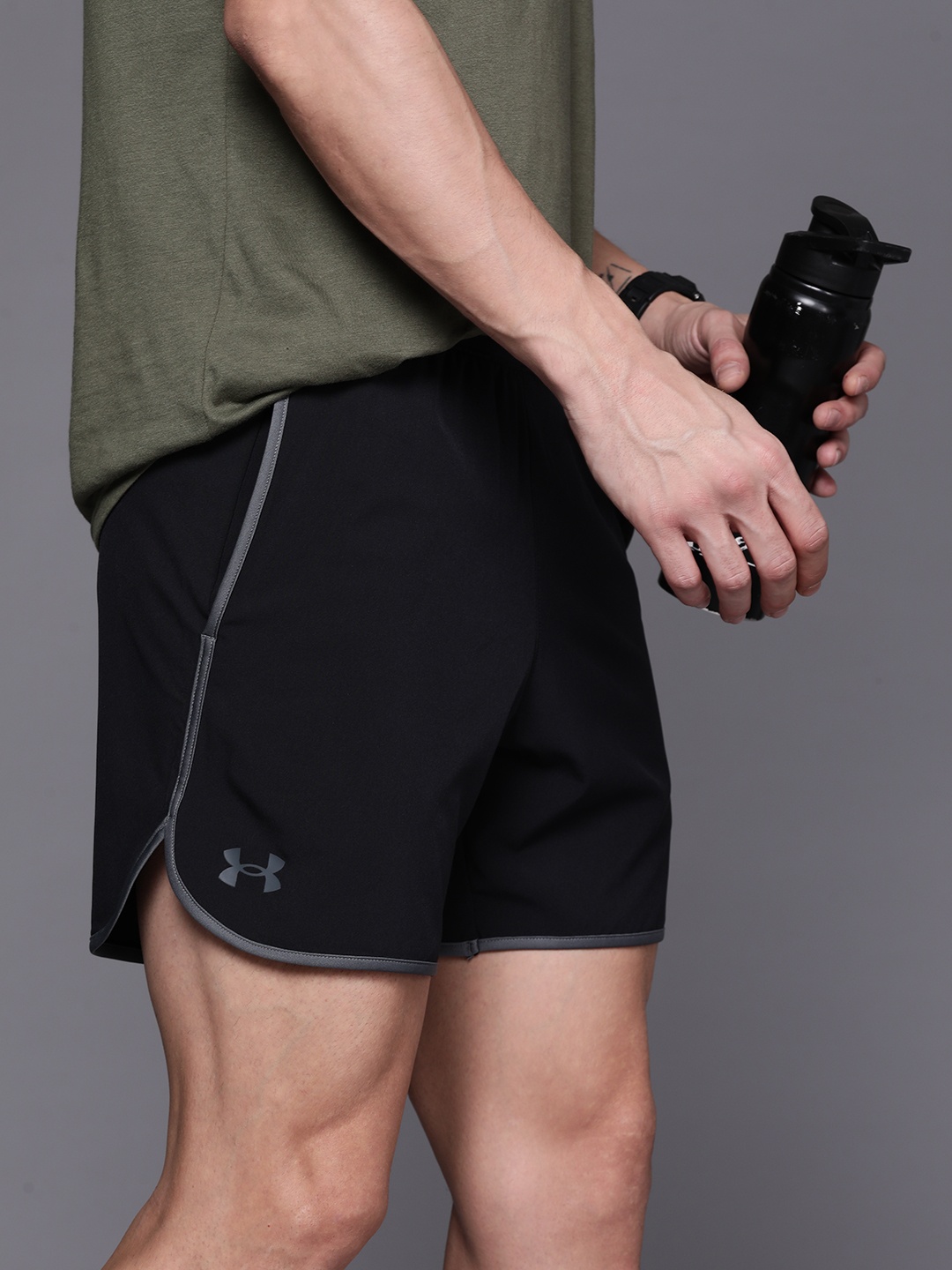

UNDER ARMOUR Men Fitted Hiit Woven Shorts, Black
