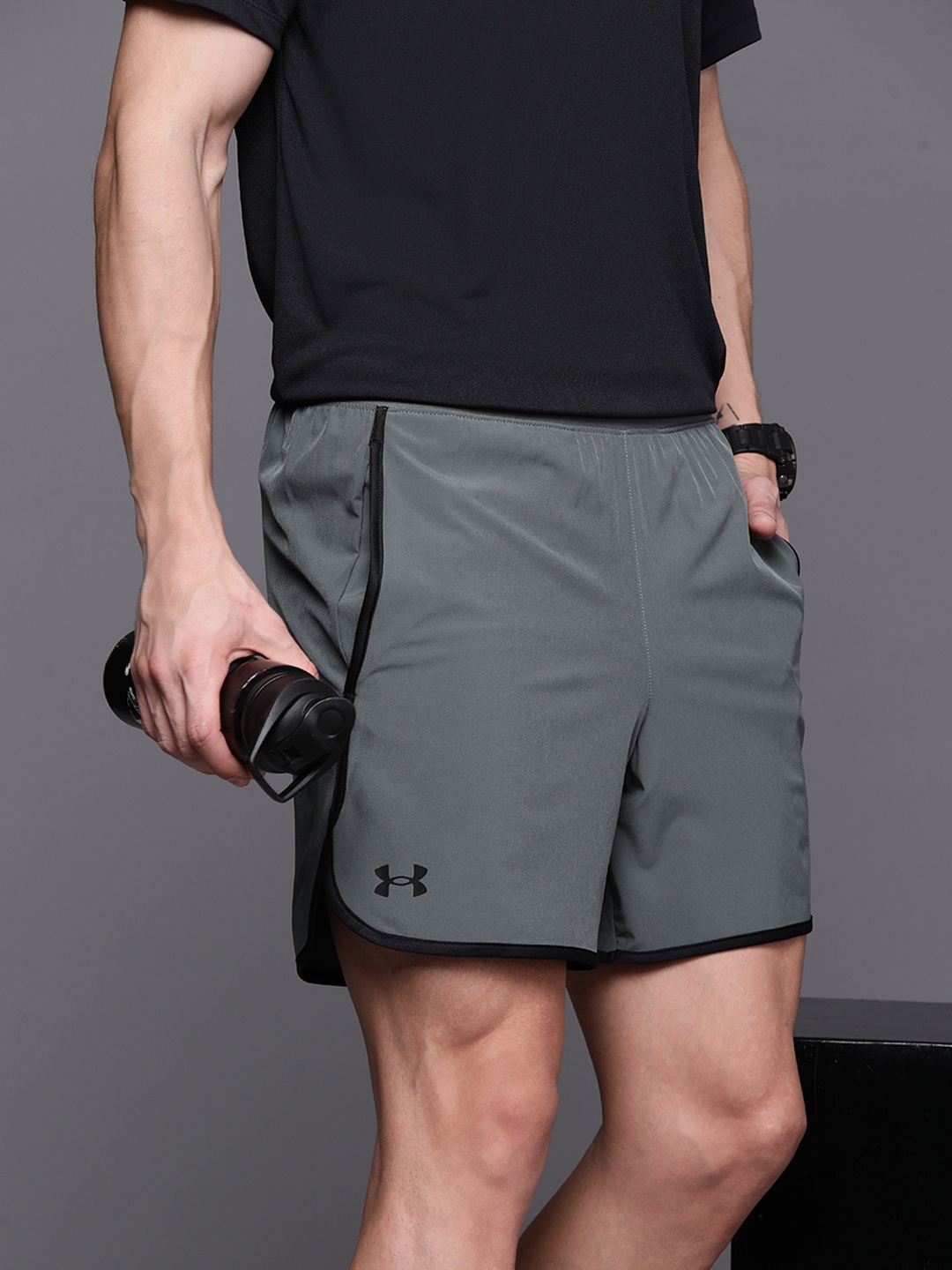 

UNDER ARMOUR Slim Fit Low-Rise Training Hiit Woven Sports, Grey