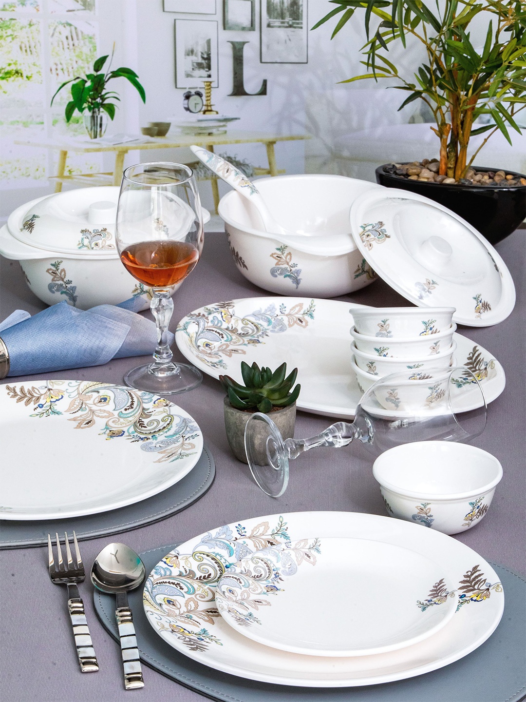 

Servewell Urmi White 31 Pieces Ethnic Motifs Printed Melamine Glossy Dinner Set