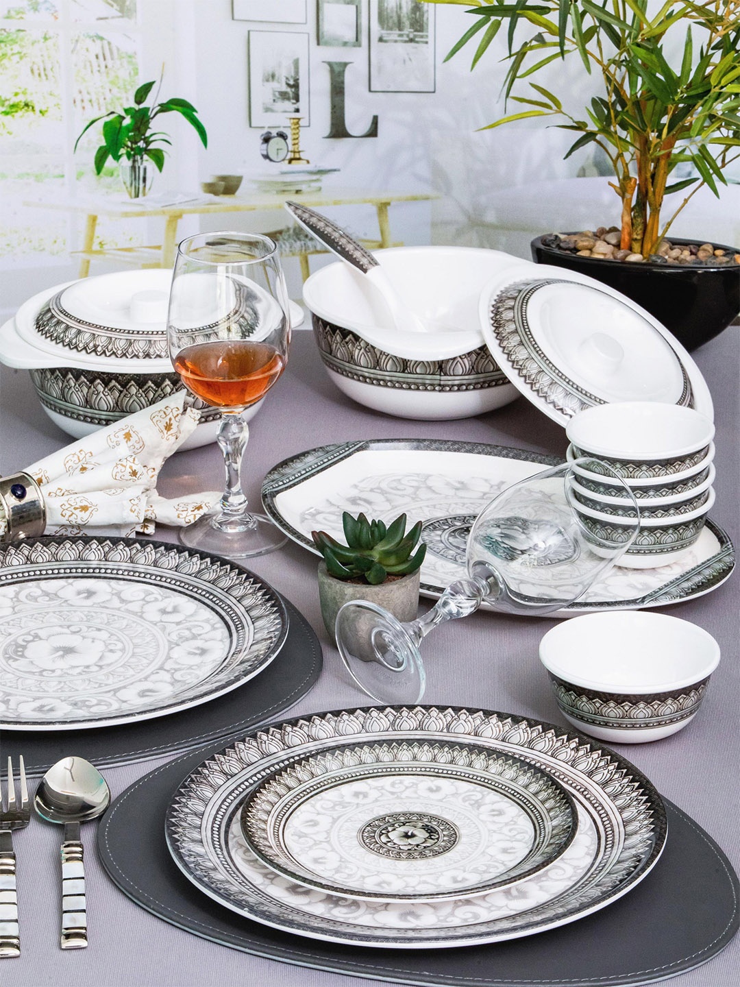 

Servewell Urmi White & Grey 31 Pieces Ethnic Motifs Printed Melamine Glossy Dinner Set