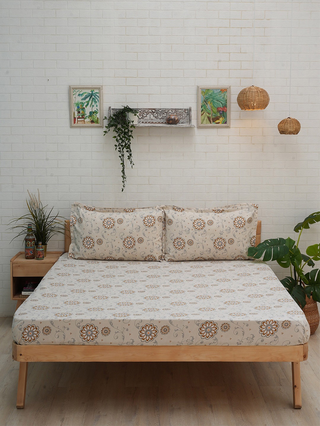 

Ariana Beige & Brown Floral Printed 140 TC King Bedsheet & 2 Pillow Covers