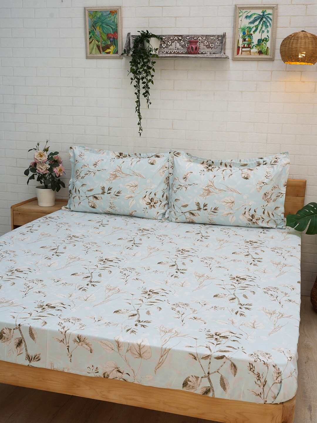 

Ariana Blue & Brown Floral 140 TC King Bedsheet With 2 Pillow Covers
